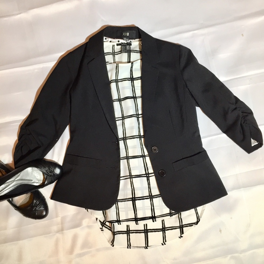 Black Ruched Sleeve Blazer